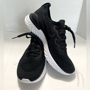 SOLD‼️ Nike Men’s Epic React Flyknit 2 Running Shoes 👟🖤